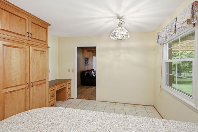 208 Lake Terrace Dr, Hendersonville, TN 37075