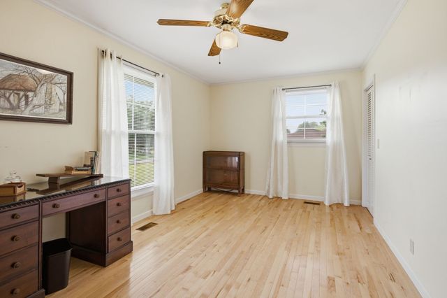 208 Lake Terrace Dr, Hendersonville, TN 37075