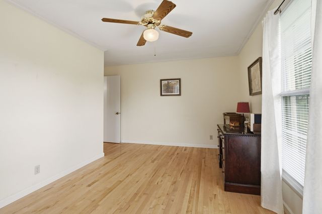 208 Lake Terrace Dr, Hendersonville, TN 37075