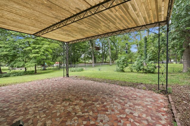208 Lake Terrace Dr, Hendersonville, TN 37075