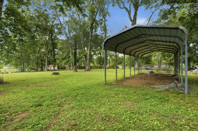 208 Lake Terrace Dr, Hendersonville, TN 37075