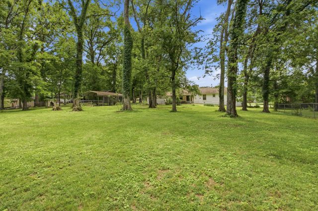 208 Lake Terrace Dr, Hendersonville, TN 37075