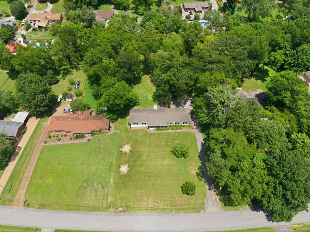 208 Lake Terrace Dr, Hendersonville, TN 37075