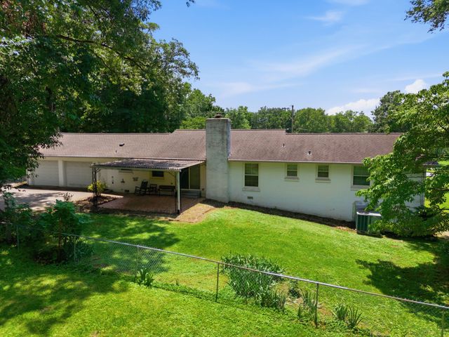 208 Lake Terrace Dr, Hendersonville, TN 37075