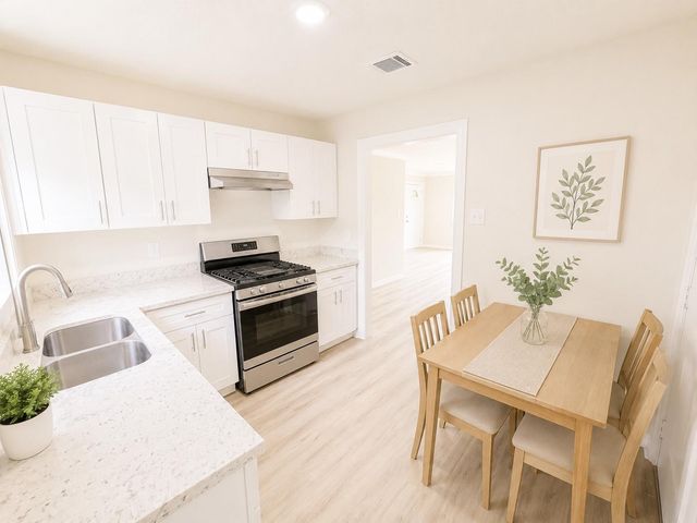 1143 Zoe Street, Houston, TX 77020