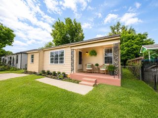 1143 Zoe Street, Houston, TX 77020