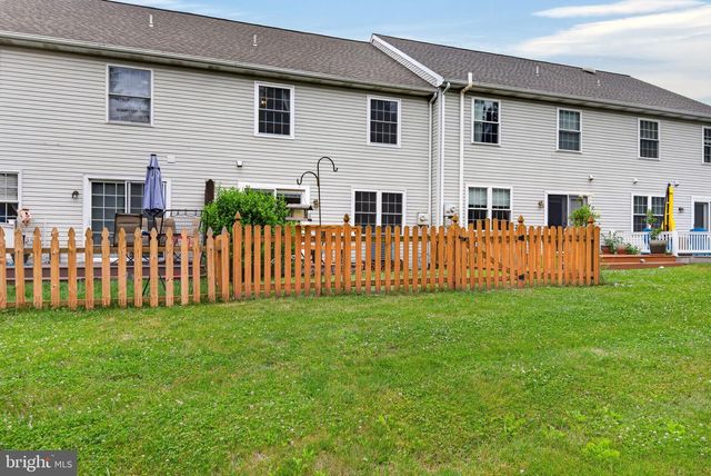 4072 LAUREL LN, Mount Joy, PA 17552