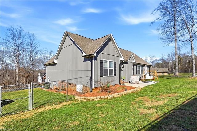 804 Montgomery Court, Walnut Cove, NC 27052