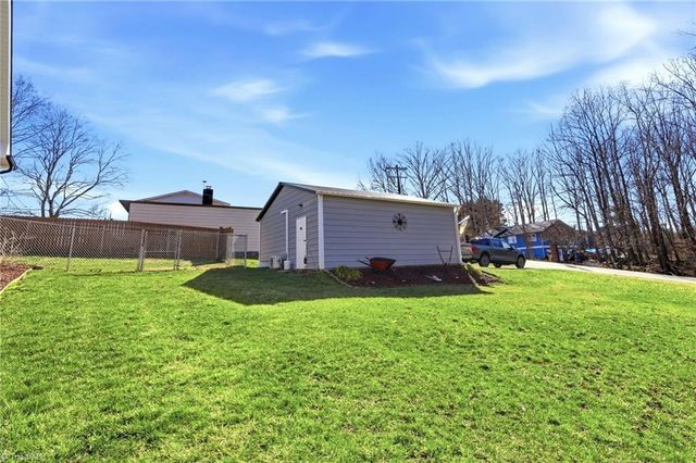 804 Montgomery Court, Walnut Cove, NC 27052