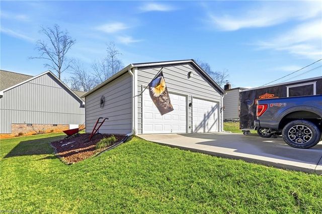 804 Montgomery Court, Walnut Cove, NC 27052