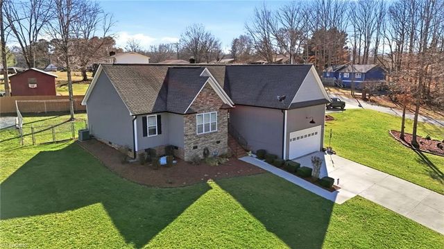 804 Montgomery Court, Walnut Cove, NC 27052