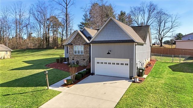 804 Montgomery Court, Walnut Cove, NC 27052