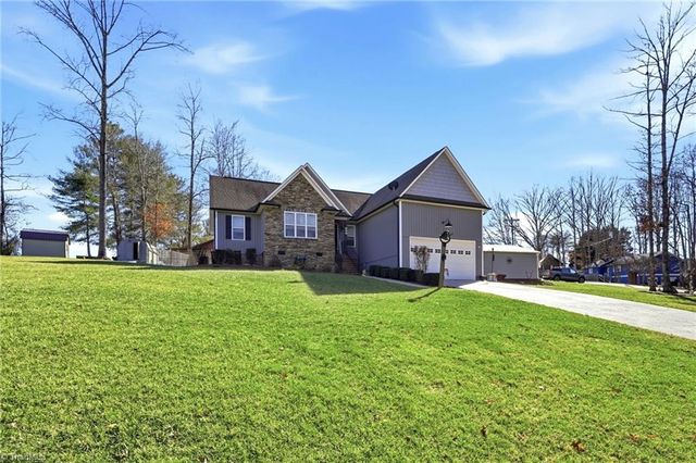 804 Montgomery Court, Walnut Cove, NC 27052