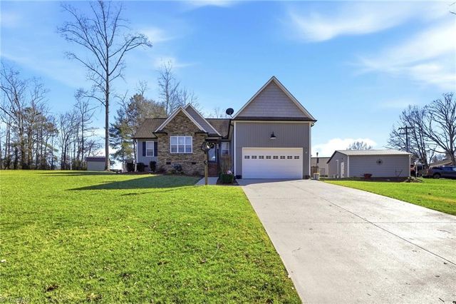 804 Montgomery Court, Walnut Cove, NC 27052