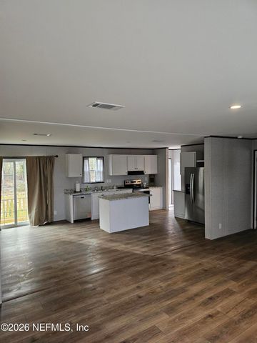 295 BADEN POWELL Road, Hawthorne, FL 32640