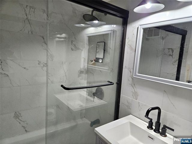 1203 River Road 11G, Edgewater, NJ 07020