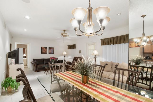 417 Pine Glen Lane D-2, Greenacres, FL 33463