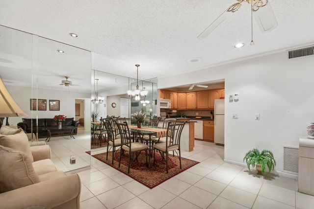 417 Pine Glen Lane D-2, Greenacres, FL 33463