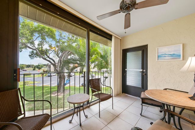 417 Pine Glen Lane D-2, Greenacres, FL 33463