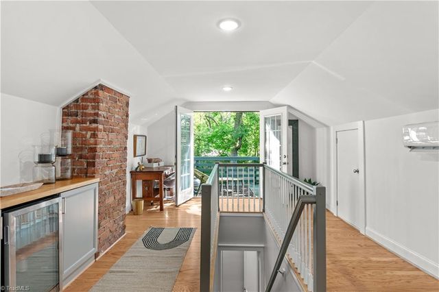 1606 W End Place, Greensboro, NC 27403