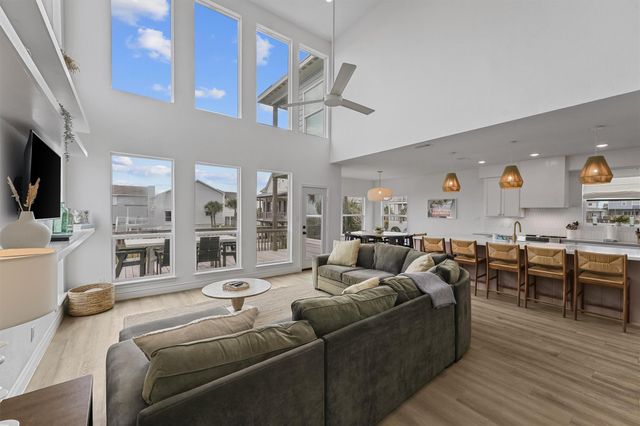 4126 Courageous Lane, Galveston, TX 77554