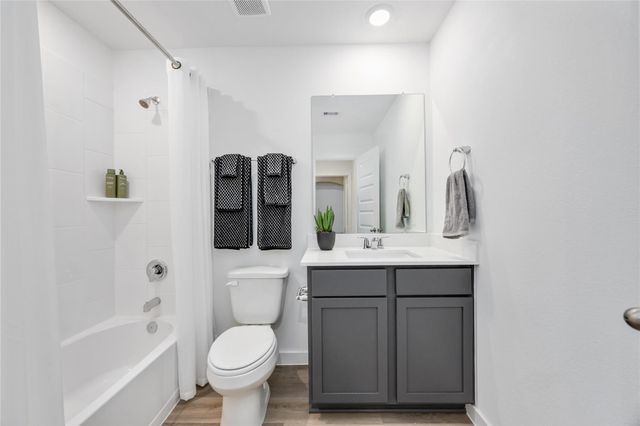 955 Mansfield Street, Houston, TX 77091