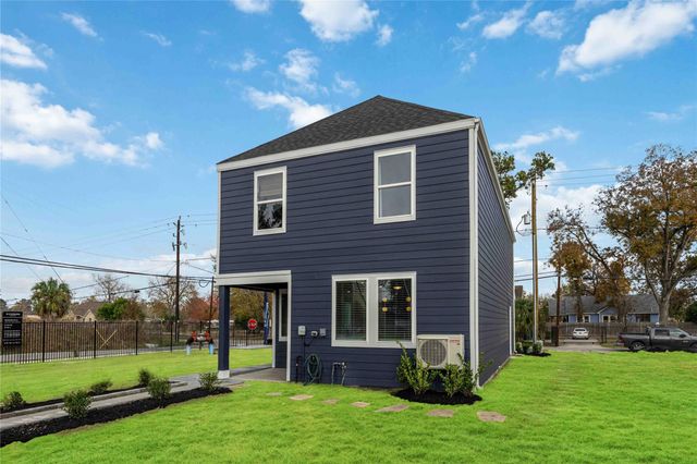 955 Mansfield Street, Houston, TX 77091