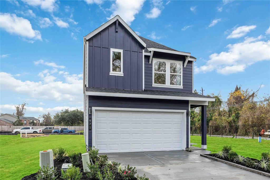 955 Mansfield Street, Houston, TX 77091