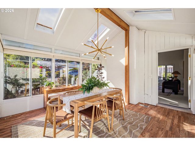 8485 Sw GODWIN Ct, Portland, OR 97223