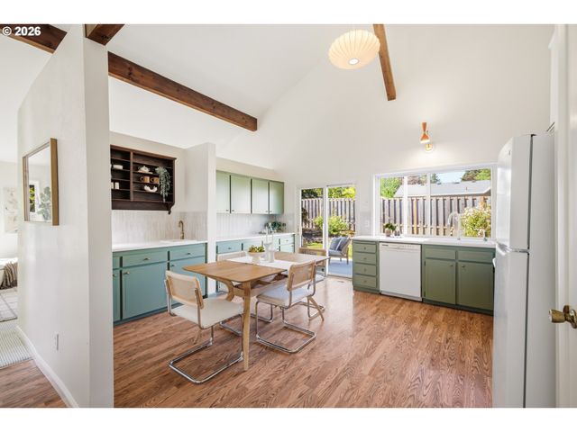8485 Sw GODWIN Ct, Portland, OR 97223