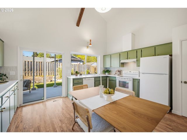 8485 Sw GODWIN Ct, Portland, OR 97223