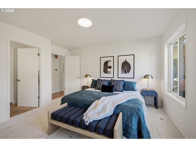 8485 Sw GODWIN Ct, Portland, OR 97223