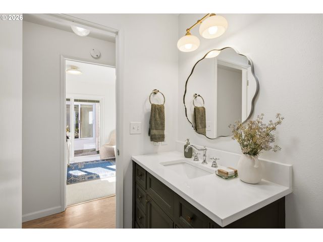 8485 Sw GODWIN Ct, Portland, OR 97223