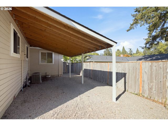 8485 Sw GODWIN Ct, Portland, OR 97223