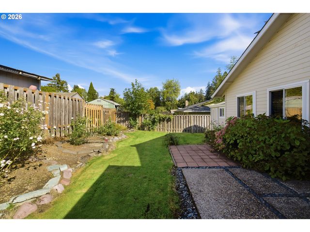8485 Sw GODWIN Ct, Portland, OR 97223