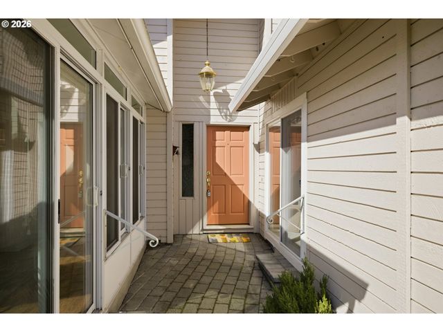 8485 Sw GODWIN Ct, Portland, OR 97223