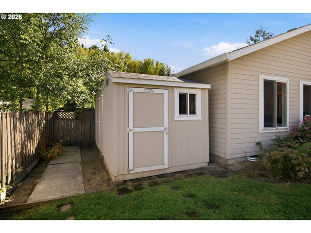 8485 Sw GODWIN Ct, Portland, OR 97223
