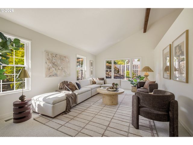 8485 Sw GODWIN Ct, Portland, OR 97223