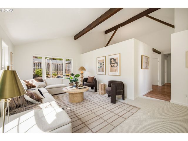 8485 Sw GODWIN Ct, Portland, OR 97223