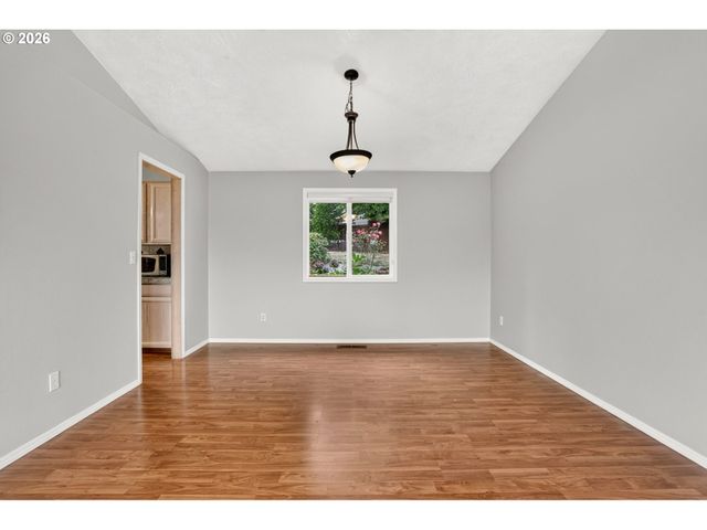 50 Sw WILLOWBROOK Pl, Gresham, OR 97080