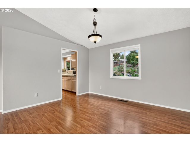 50 Sw WILLOWBROOK Pl, Gresham, OR 97080