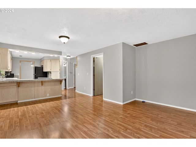 50 Sw WILLOWBROOK Pl, Gresham, OR 97080