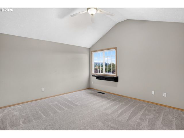 50 Sw WILLOWBROOK Pl, Gresham, OR 97080