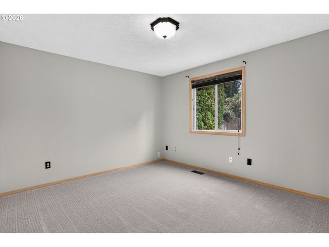 50 Sw WILLOWBROOK Pl, Gresham, OR 97080