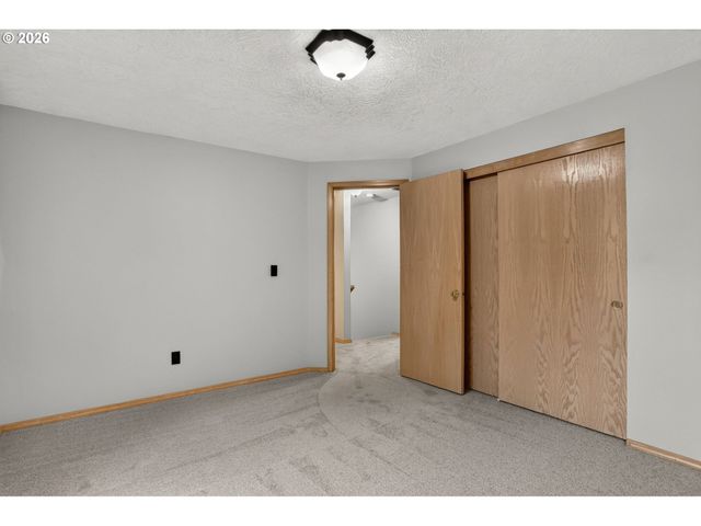 50 Sw WILLOWBROOK Pl, Gresham, OR 97080