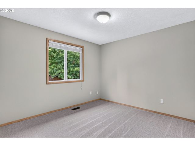 50 Sw WILLOWBROOK Pl, Gresham, OR 97080