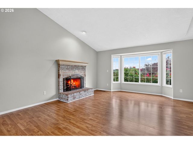 50 Sw WILLOWBROOK Pl, Gresham, OR 97080