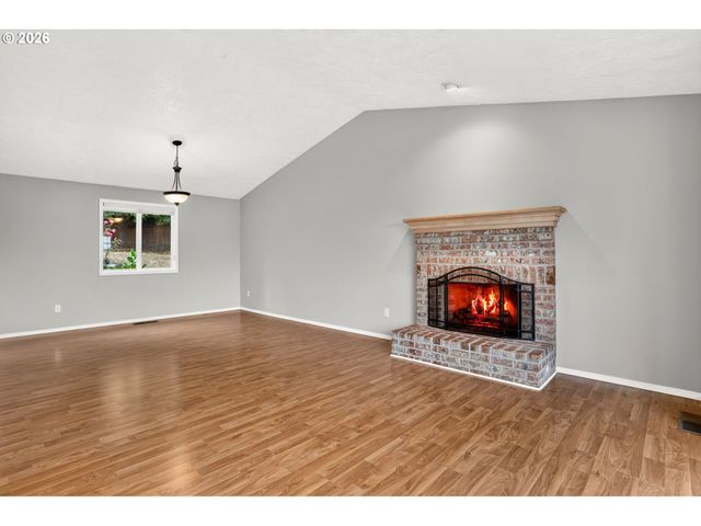 50 Sw WILLOWBROOK Pl, Gresham, OR 97080