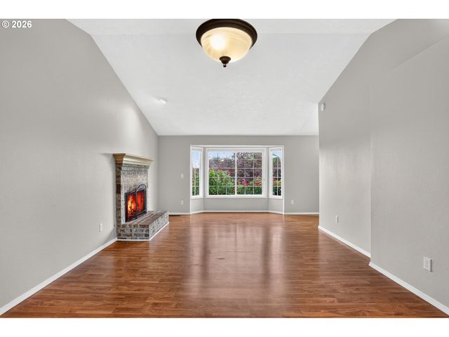 50 Sw WILLOWBROOK Pl, Gresham, OR 97080
