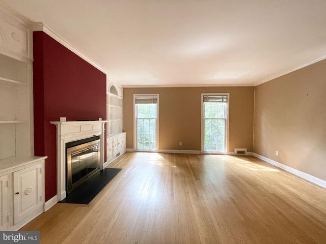 2527 WATERSIDE DR NW, Washington, DC 20008